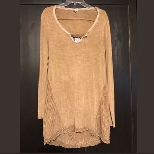 Gimmicks by BKE Tunic